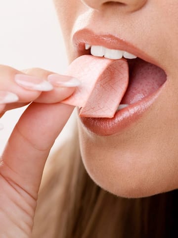 5 health benefits of chewing gum