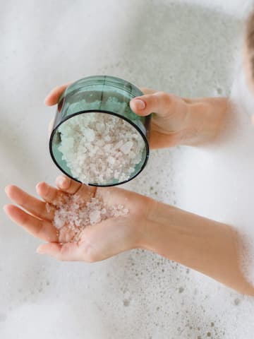 5 health benefits of sea salt bath
