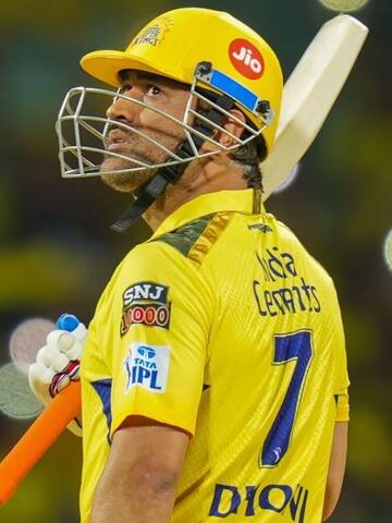 MS Dhoni completes 5,000 runs in IPL