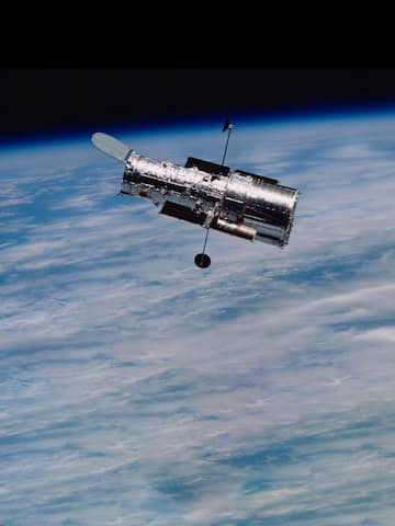 NASA's Hubble marks 33 years in space