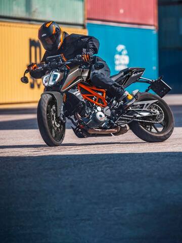 2023 KTM 390 Duke v/s 2022 model