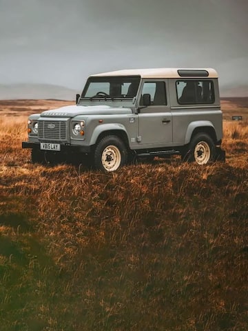 Land Rover Classic Defender gets new version