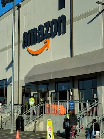 Amazon delays hiring for freshers