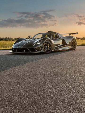 Hennessey F5 Revolution Roadster debuts