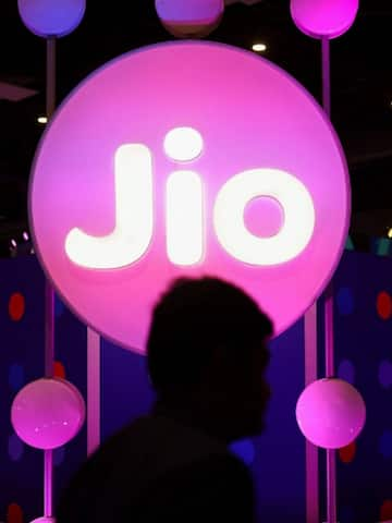 Reliance Jio may announce two new phones