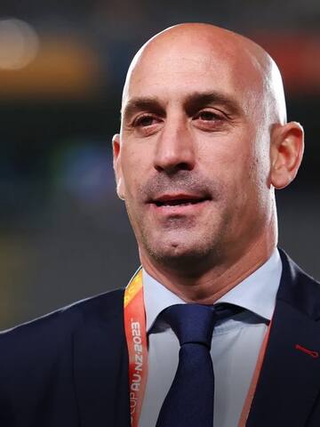 Rubiales resigns as Spanish FA president