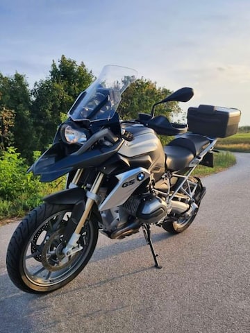 BMW लेकर आ रही नई एडवेंचर बाइक R 1300 GS