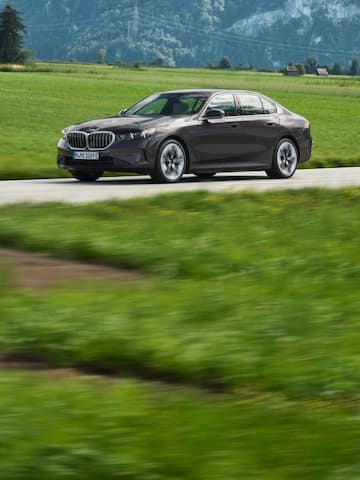 2023 BMW 5 Series PHEV revealed