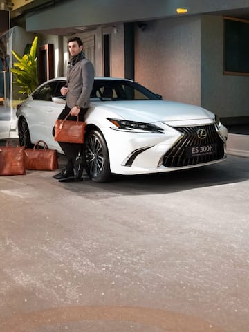 Lexus ES Crafted Collection 2023 debuts