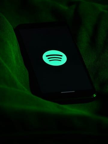 Spotify limits features for free users