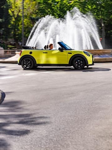 New-generation ICE-powered MINI Cooper