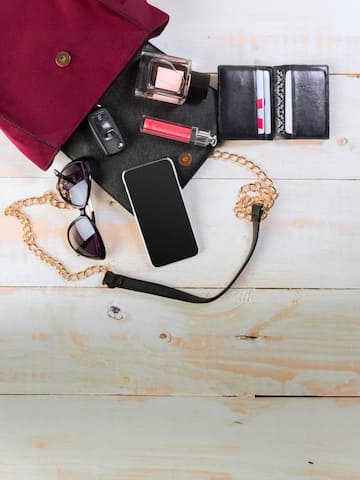 Essentials to carry in your handbag