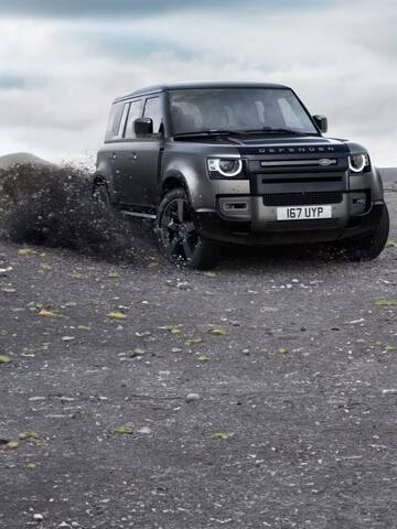 Land Rover Defender SVX found testing