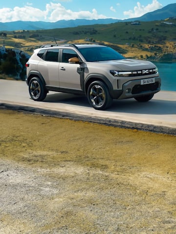 2024 Renault Duster breaks cover