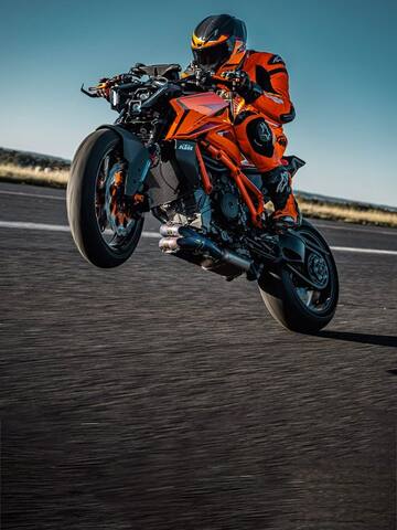 KTM 1390 Super Duke R debuts