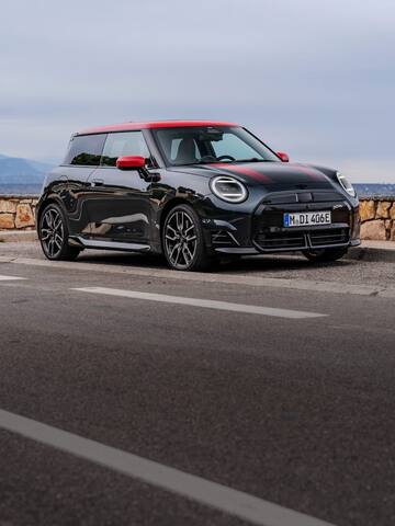 MINI Cooper SE John Cooper Works trim