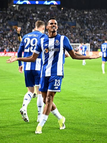 FC Porto edge past Arsenal